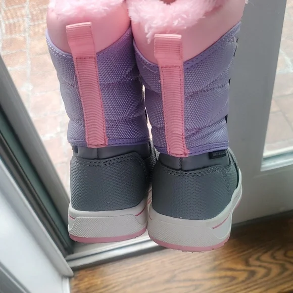 Girl Toddler Size 7 Snow Boots - Picture 7 of 9